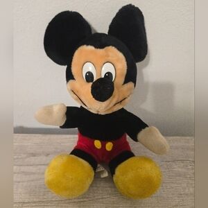 Vintage WALT DISNEY WORLD DISNEYLAND MICKEY MOUSE Plush
